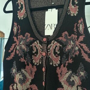 Zara Black Floral Knit Vest